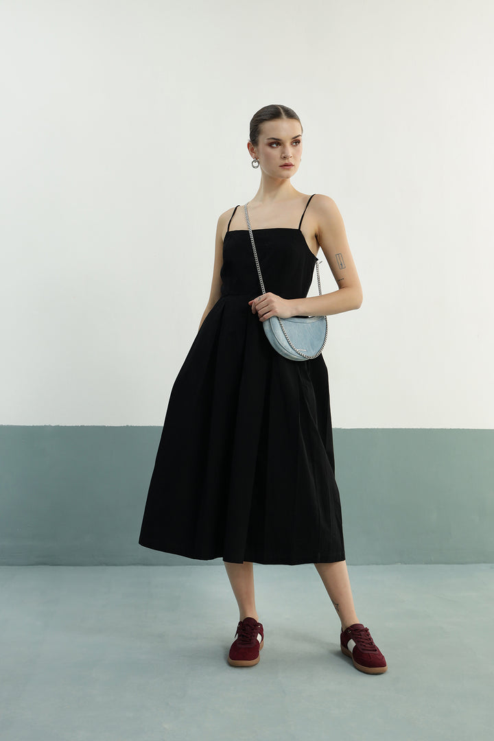 Lucy Dress: Black