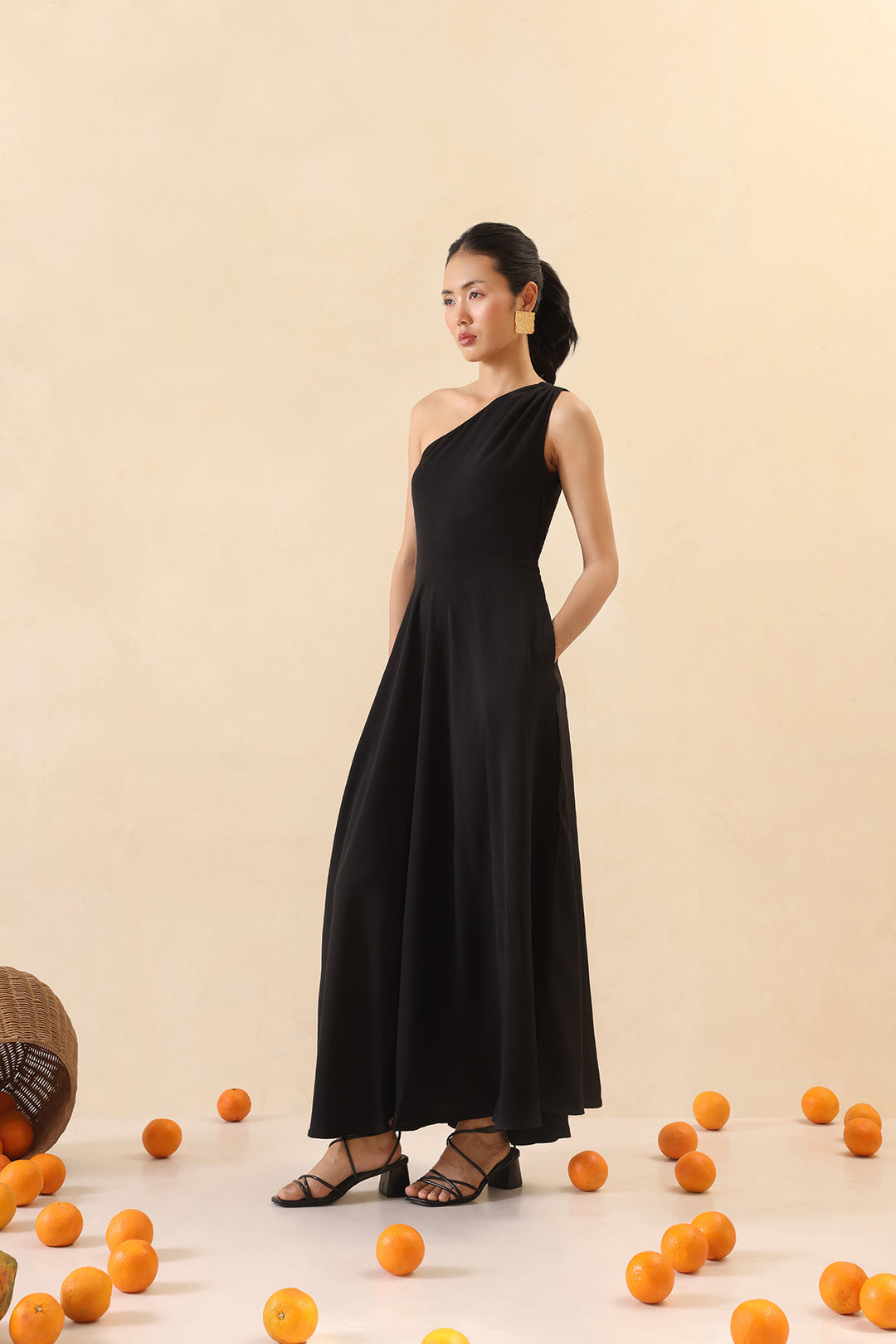 ROSE DRESS-BLACK
